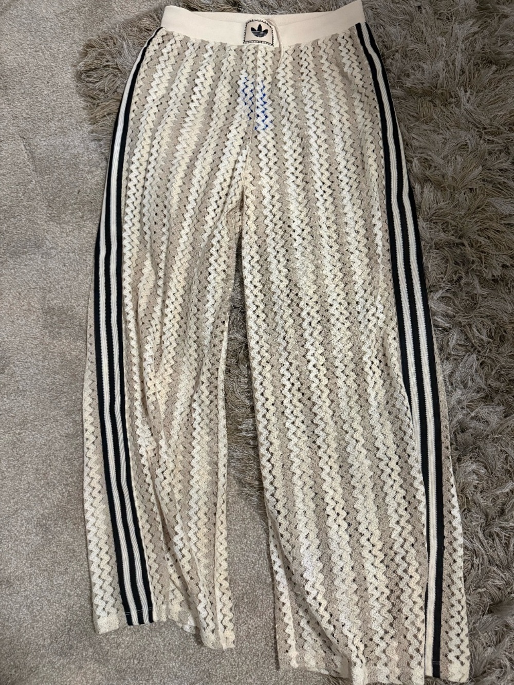adidas Originals Summer Glow set; pants (large) top (medium) New with tags - Picture 2 of 9
